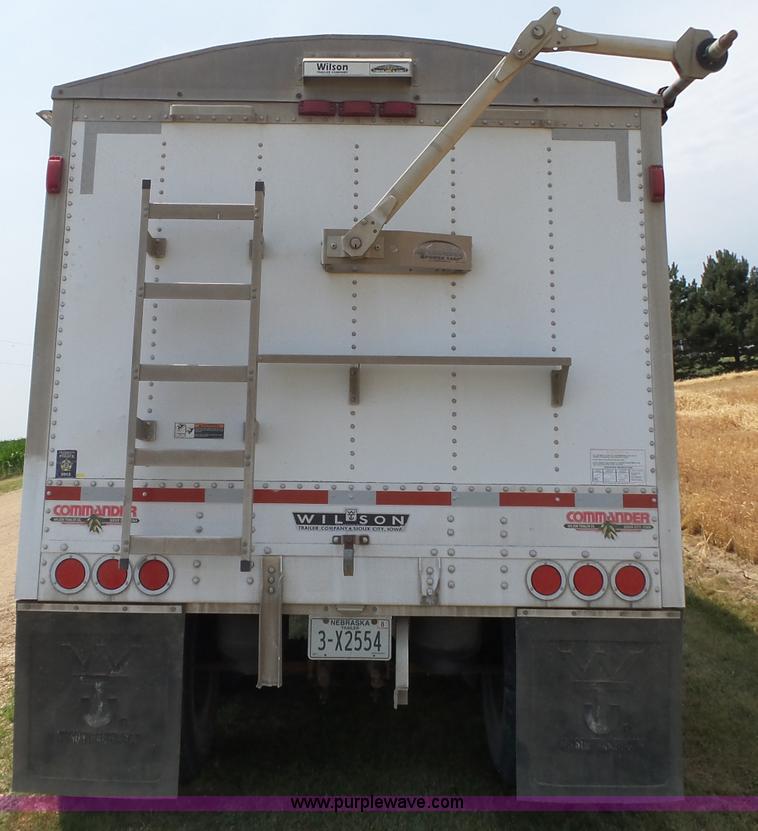 image for item K8368 2007 Wilson DWH-5000 double hopper grain trailer