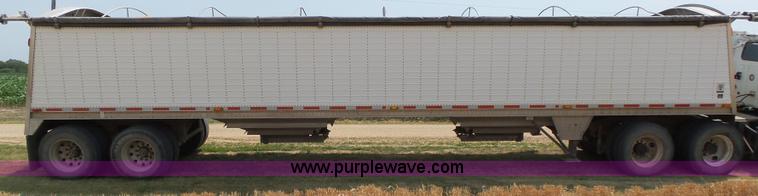 image for item K8368 2007 Wilson DWH-5000 double hopper grain trailer