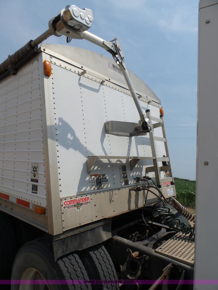 image for item K8368 2007 Wilson DWH-5000 double hopper grain trailer