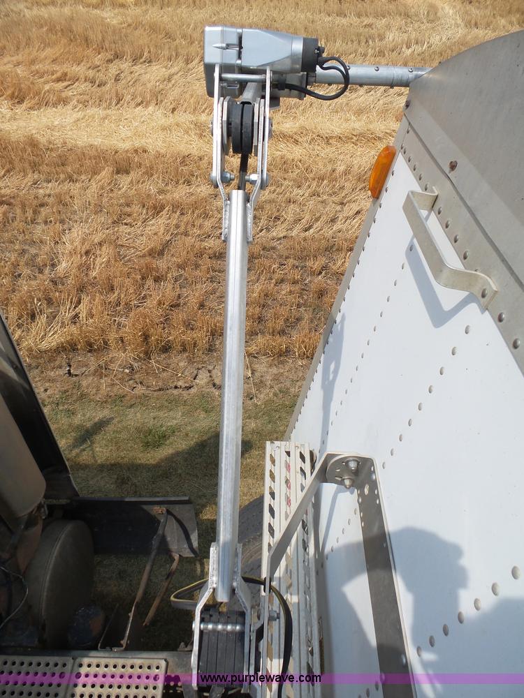 image for item K8368 2007 Wilson DWH-5000 double hopper grain trailer