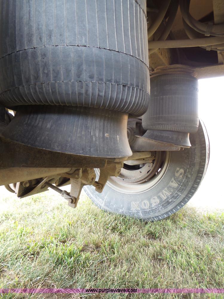 image for item K8368 2007 Wilson DWH-5000 double hopper grain trailer