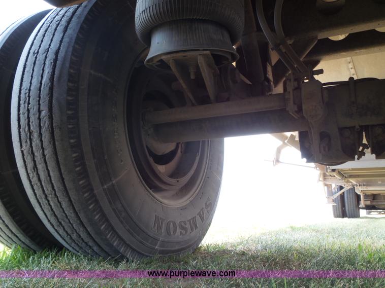 image for item K8368 2007 Wilson DWH-5000 double hopper grain trailer