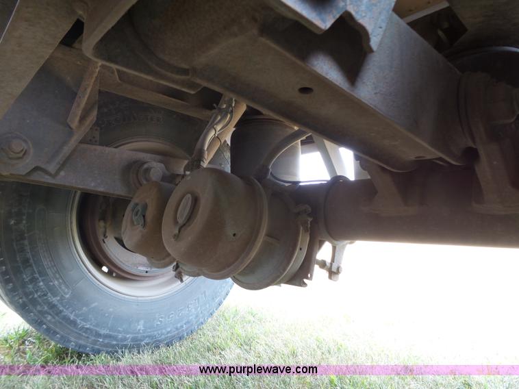 image for item K8368 2007 Wilson DWH-5000 double hopper grain trailer