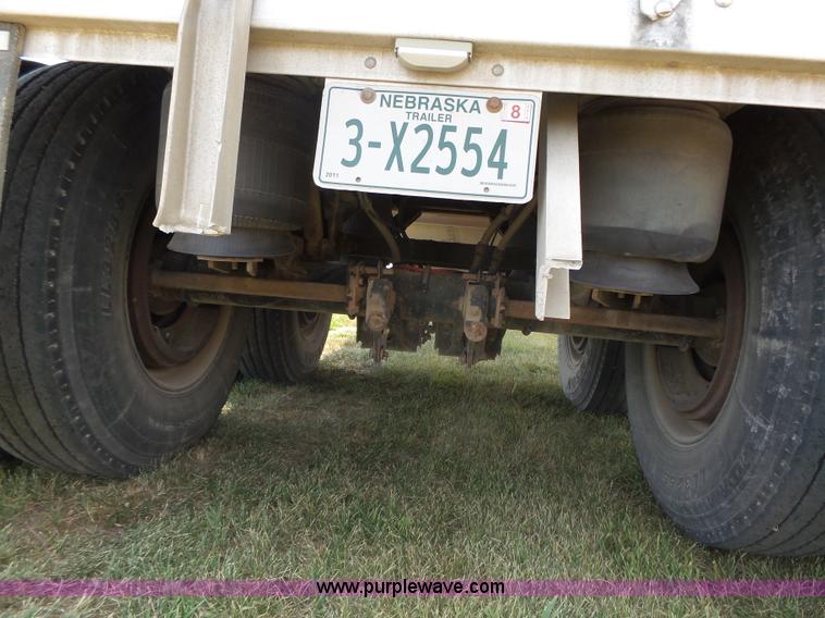 image for item K8368 2007 Wilson DWH-5000 double hopper grain trailer