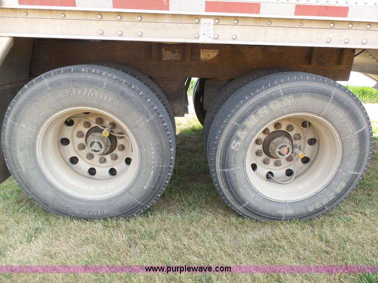 image for item K8368 2007 Wilson DWH-5000 double hopper grain trailer