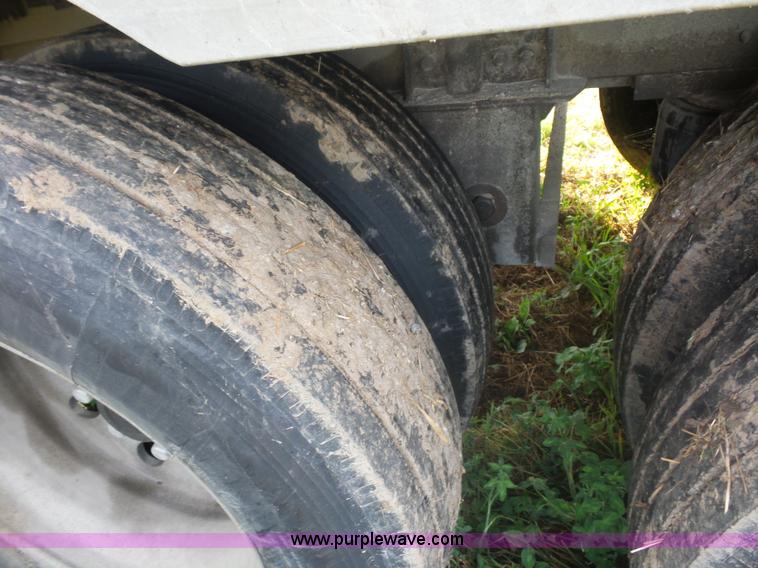 image for item L2880 2008 Wilson PSDCL-408P livestock trailer