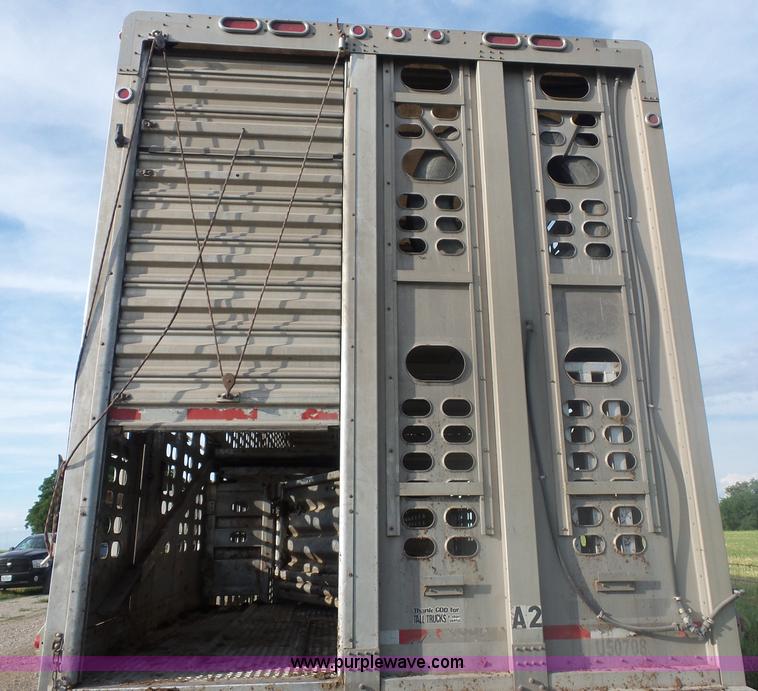 image for item L2880 2008 Wilson PSDCL-408P livestock trailer