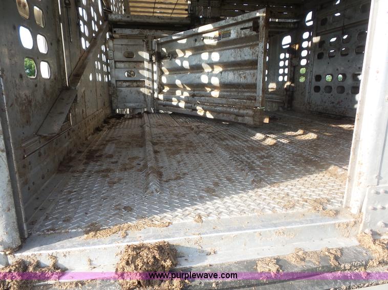 image for item L2880 2008 Wilson PSDCL-408P livestock trailer