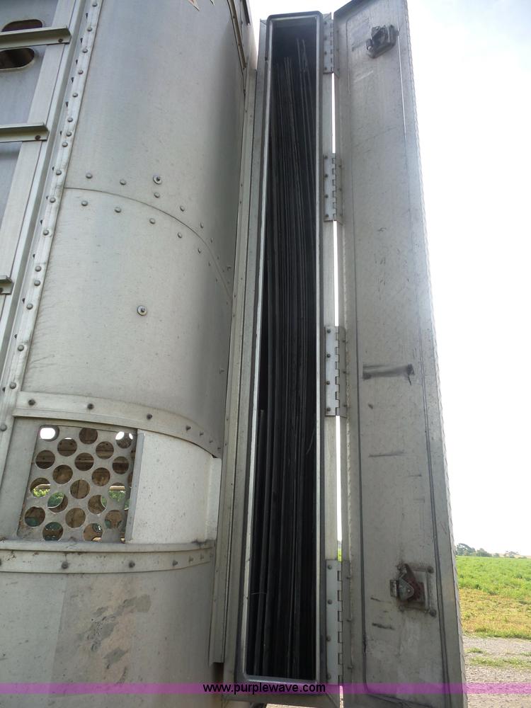 image for item L2880 2008 Wilson PSDCL-408P livestock trailer