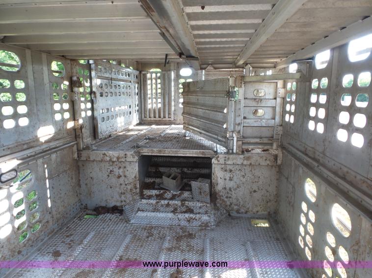 image for item L2880 2008 Wilson PSDCL-408P livestock trailer