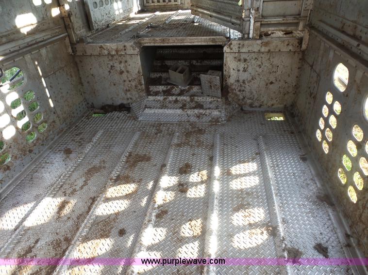 image for item L2880 2008 Wilson PSDCL-408P livestock trailer