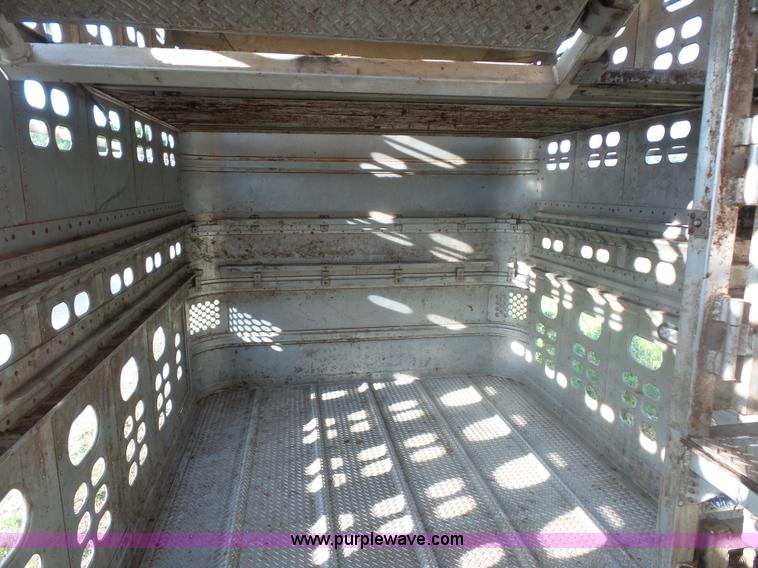 image for item L2880 2008 Wilson PSDCL-408P livestock trailer