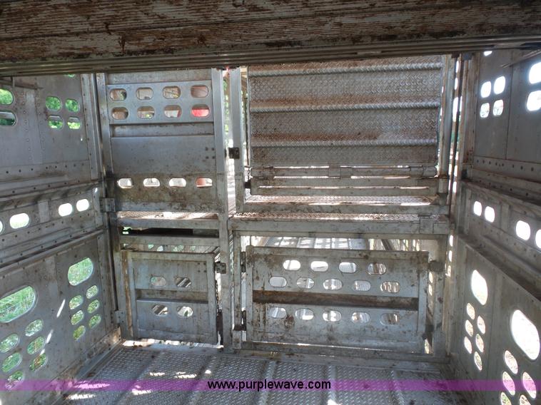 image for item L2880 2008 Wilson PSDCL-408P livestock trailer