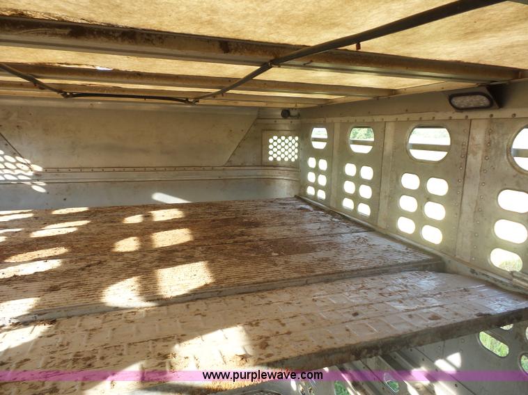 image for item L2880 2008 Wilson PSDCL-408P livestock trailer