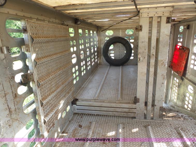 image for item L2880 2008 Wilson PSDCL-408P livestock trailer