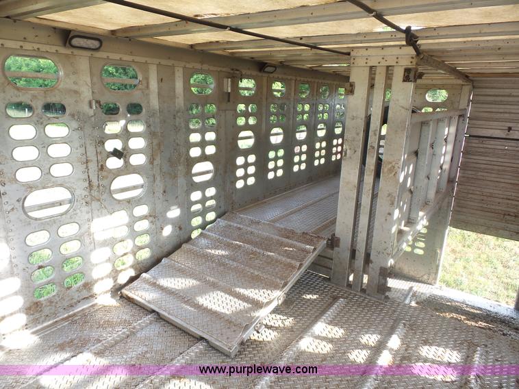 image for item L2880 2008 Wilson PSDCL-408P livestock trailer