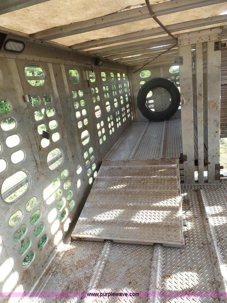 image for item L2880 2008 Wilson PSDCL-408P livestock trailer