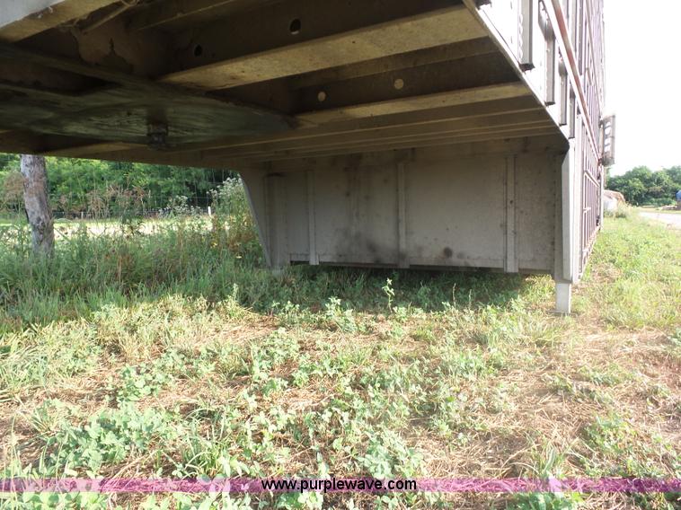 image for item L2880 2008 Wilson PSDCL-408P livestock trailer