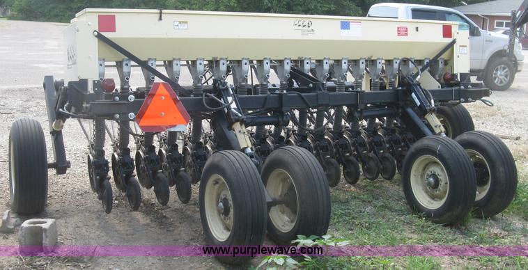 image for item L3840 Truax FLXII-818 Flex II grain drill