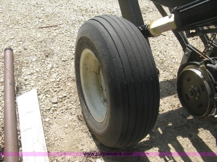 image for item L3840 Truax FLXII-818 Flex II grain drill