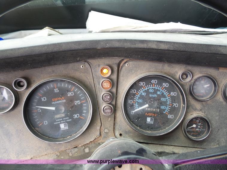 image for item L4836 1978 White Road Boss 2 silage/grain truck