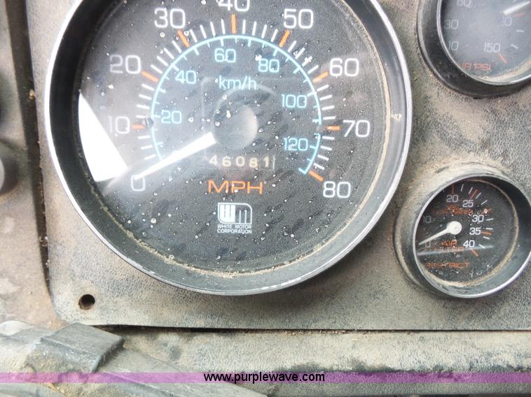 image for item L4836 1978 White Road Boss 2 silage/grain truck