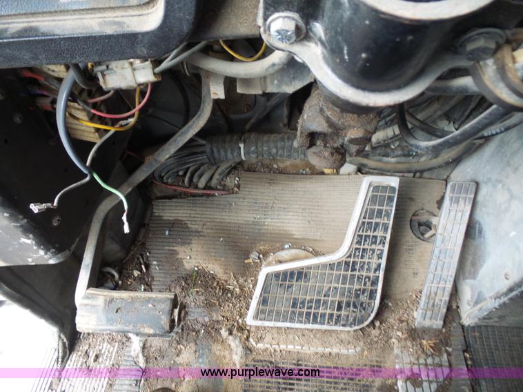 image for item L4836 1978 White Road Boss 2 silage/grain truck