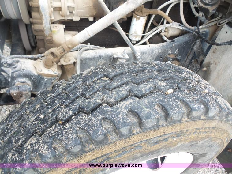 image for item L4836 1978 White Road Boss 2 silage/grain truck