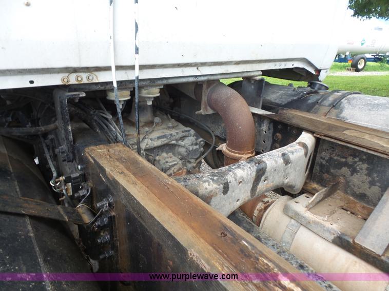 image for item L4836 1978 White Road Boss 2 silage/grain truck