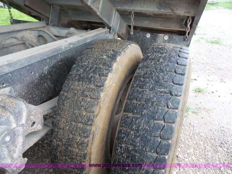 image for item L4836 1978 White Road Boss 2 silage/grain truck