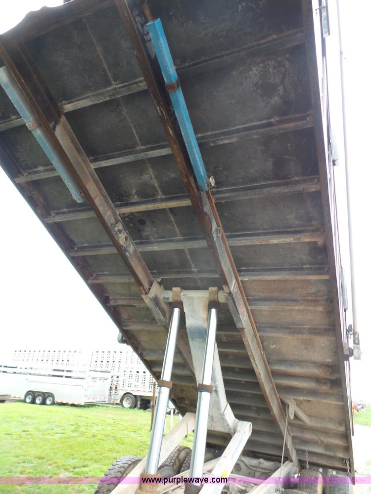 image for item L4836 1978 White Road Boss 2 silage/grain truck