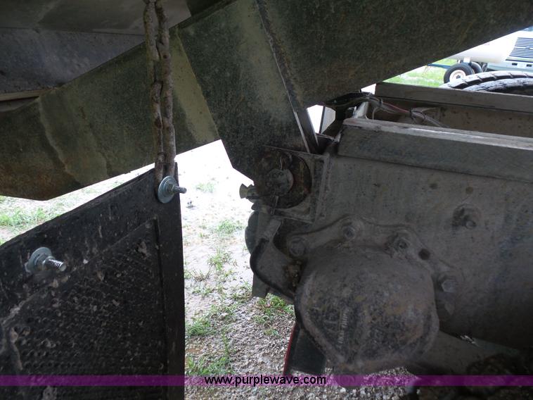 image for item L4836 1978 White Road Boss 2 silage/grain truck