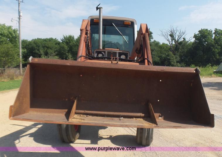 image for item L5915 International 1086 tractor