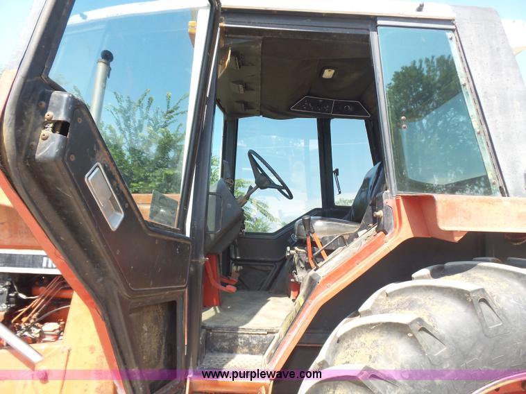 image for item L5915 International 1086 tractor