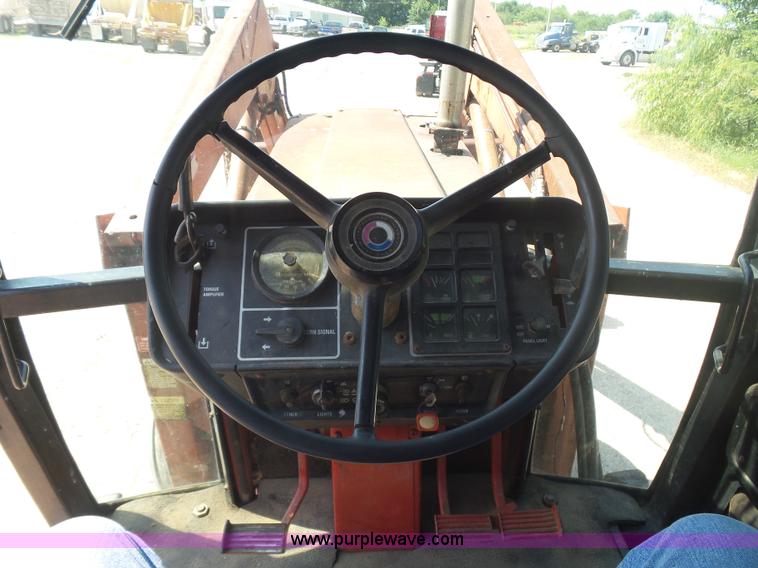 image for item L5915 International 1086 tractor