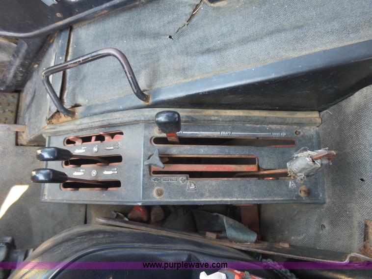 image for item L5915 International 1086 tractor