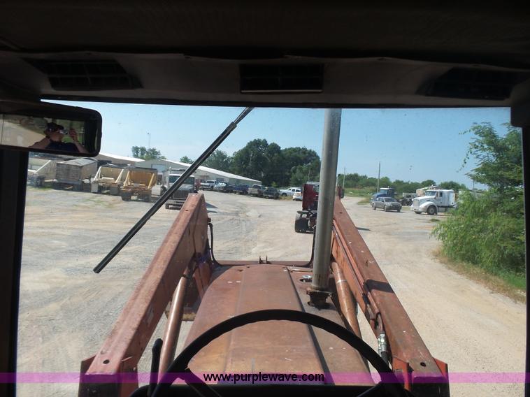 image for item L5915 International 1086 tractor