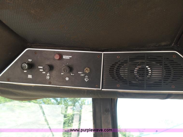 image for item L5915 International 1086 tractor