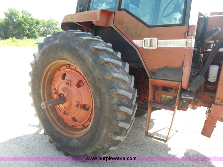image for item L5915 International 1086 tractor