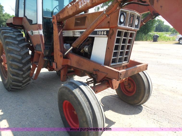 image for item L5915 International 1086 tractor