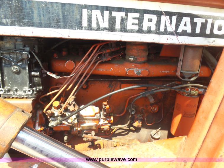 image for item L5915 International 1086 tractor