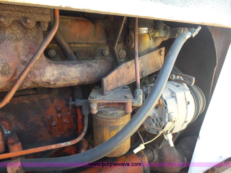 image for item L5915 International 1086 tractor