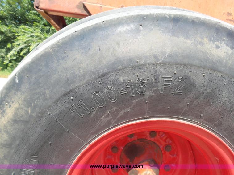 image for item L5915 International 1086 tractor