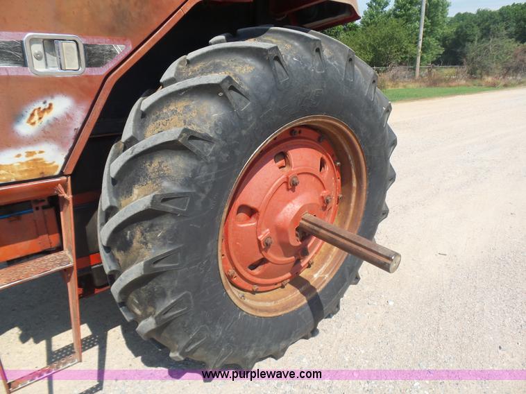 image for item L5915 International 1086 tractor