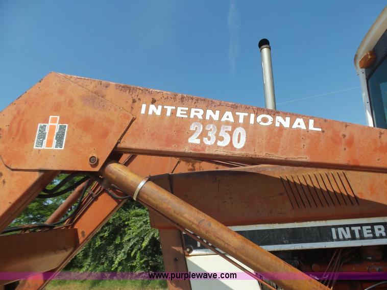 image for item L5915 International 1086 tractor