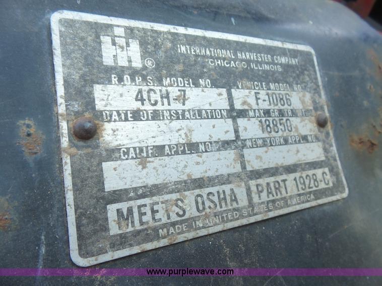 image for item L5915 International 1086 tractor