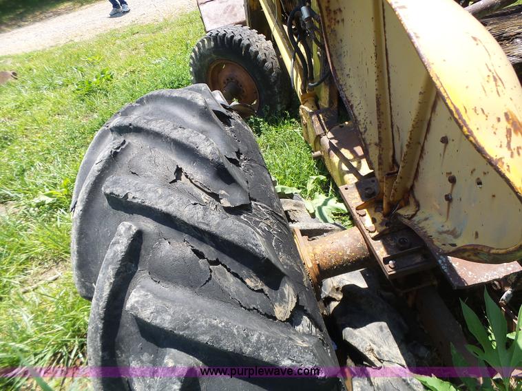 image for item L6126 International 3414 tractor