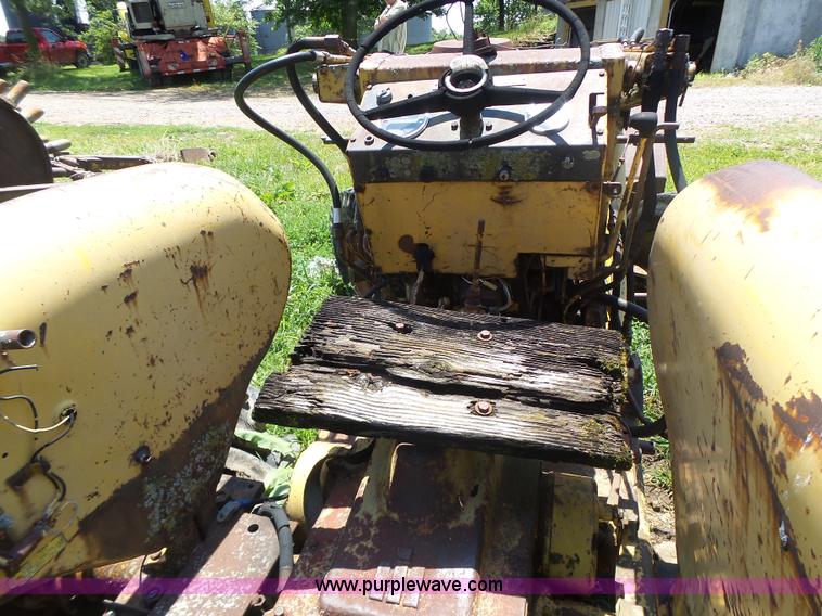 image for item L6126 International 3414 tractor