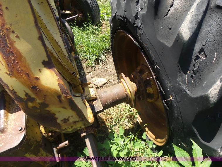 image for item L6126 International 3414 tractor