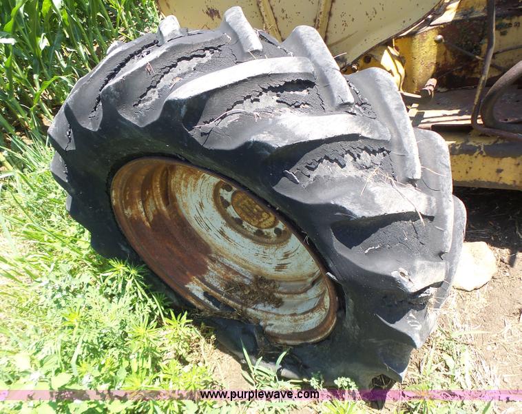 image for item L6126 International 3414 tractor